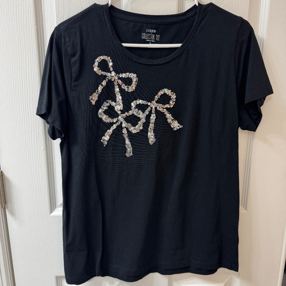 J.Crew Factory Collector Tee – Black Sequin Bow Graphic (Women’s Large)